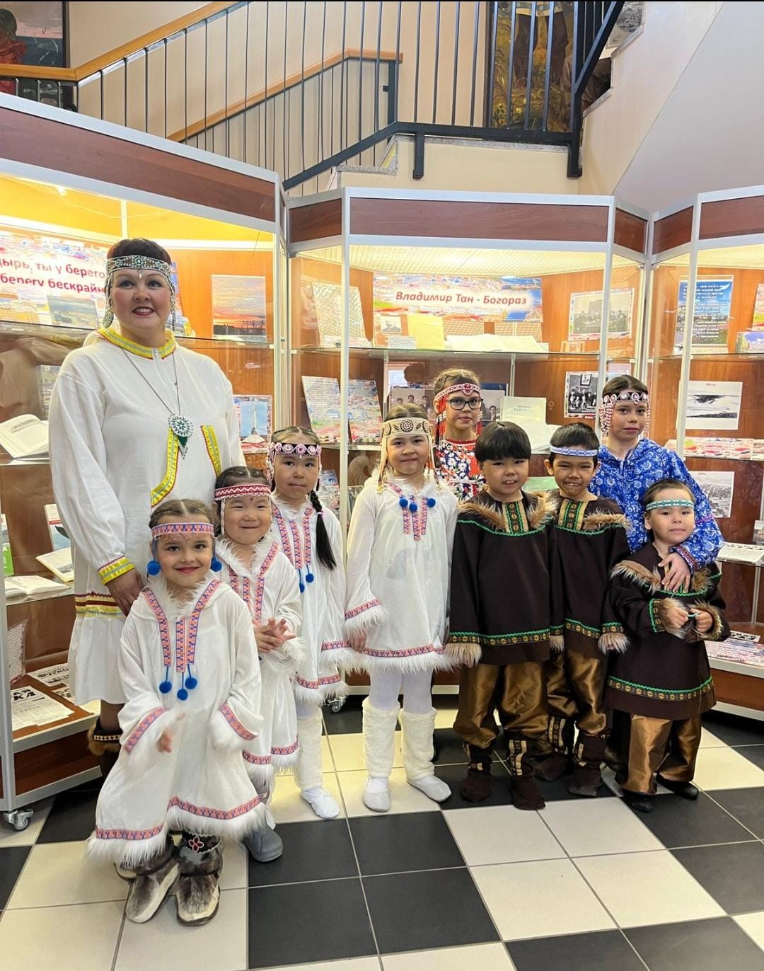 Детский ансамбль Сикик.jpg