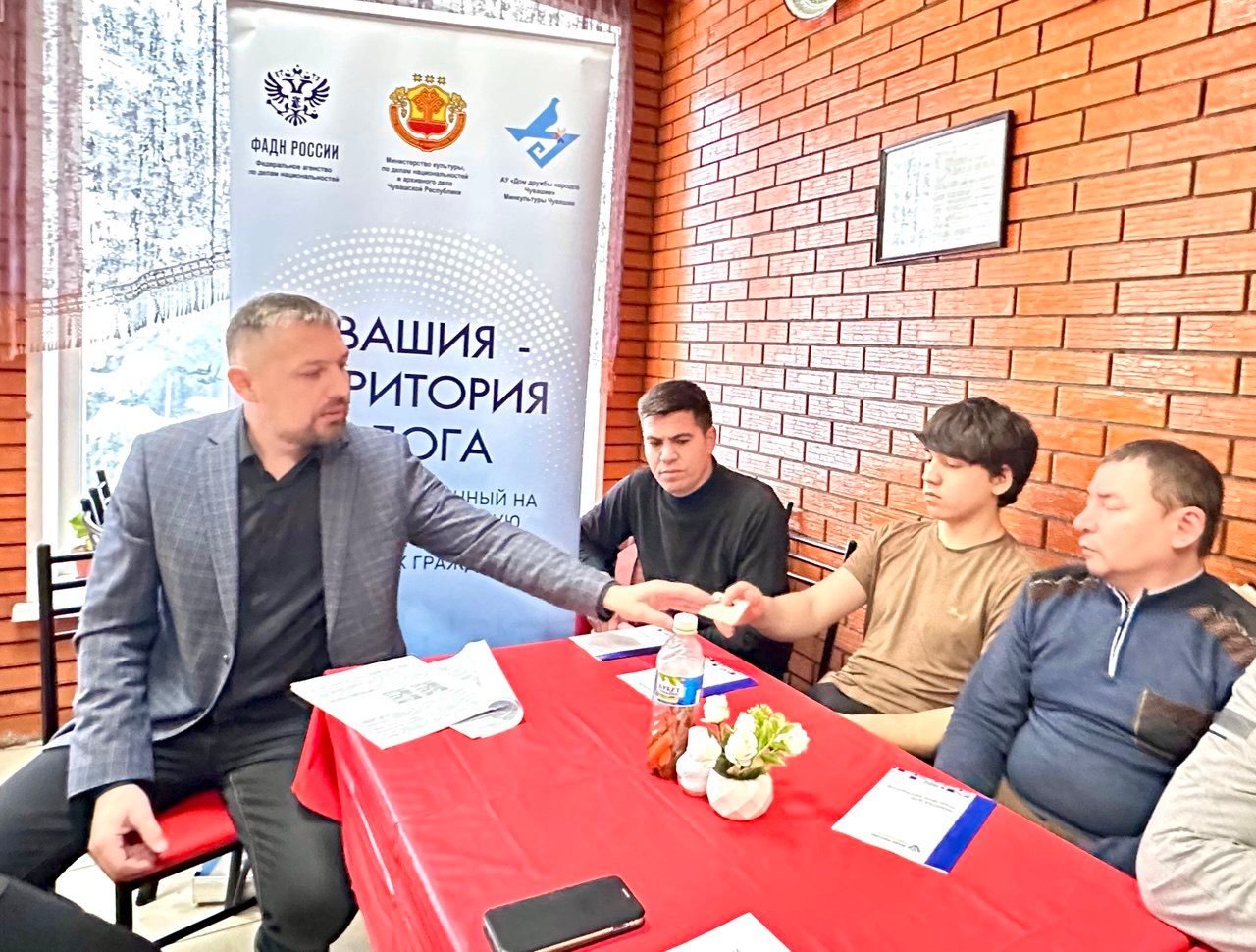 photo_5296518283651651840_y (1).jpg