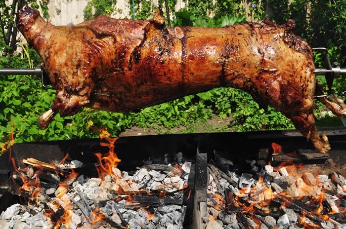 жареный ягненок на вертеле.jpg